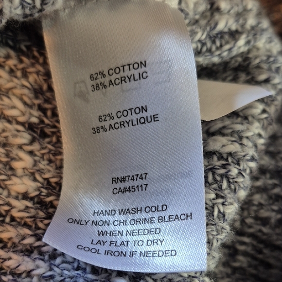 Natural Reflections Women's Heathered V-Neck Sweater - Picture 7 of 8